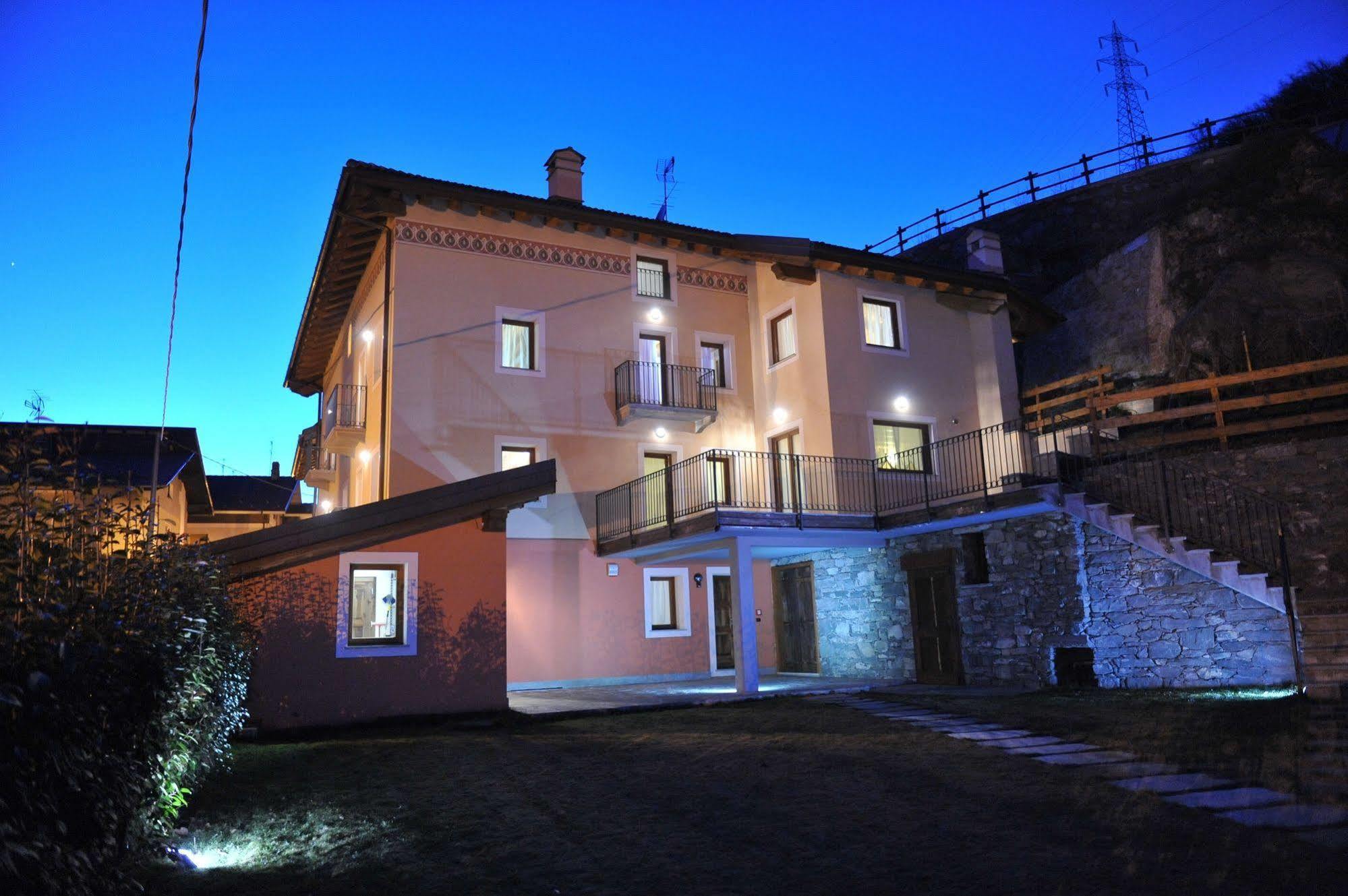 Vila Au Berceau Du Bien-Etre Chambave Exteriér fotografie
