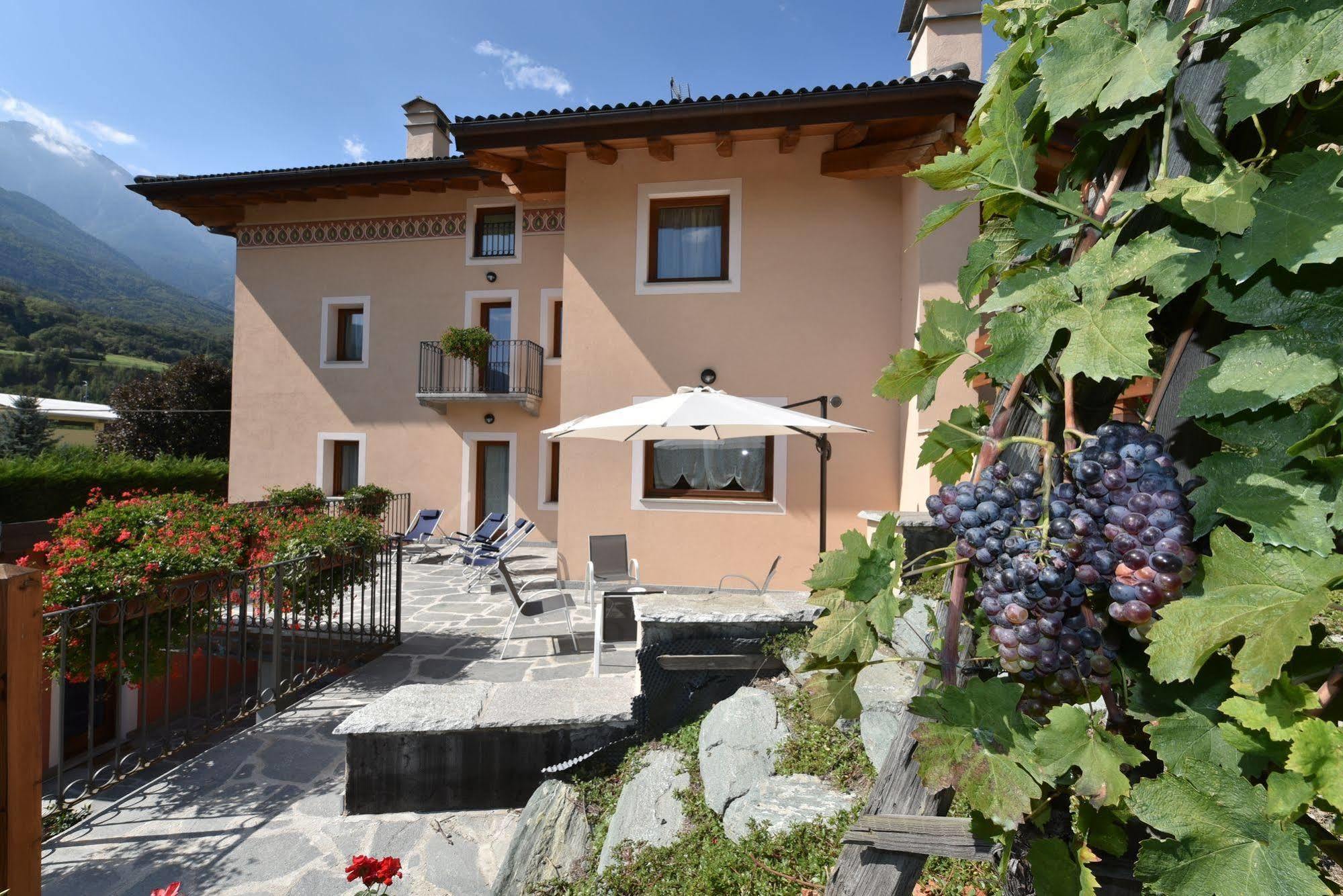 Vila Au Berceau Du Bien-Etre Chambave Exteriér fotografie